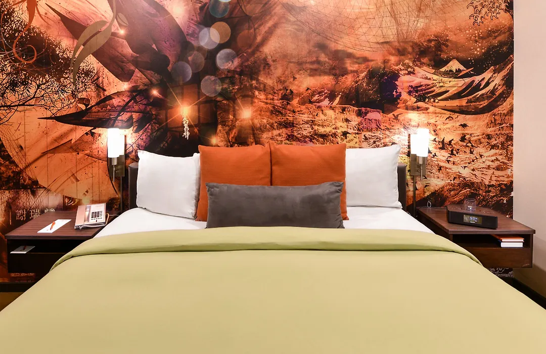 The Tangerine - A Burbank Hotel-1